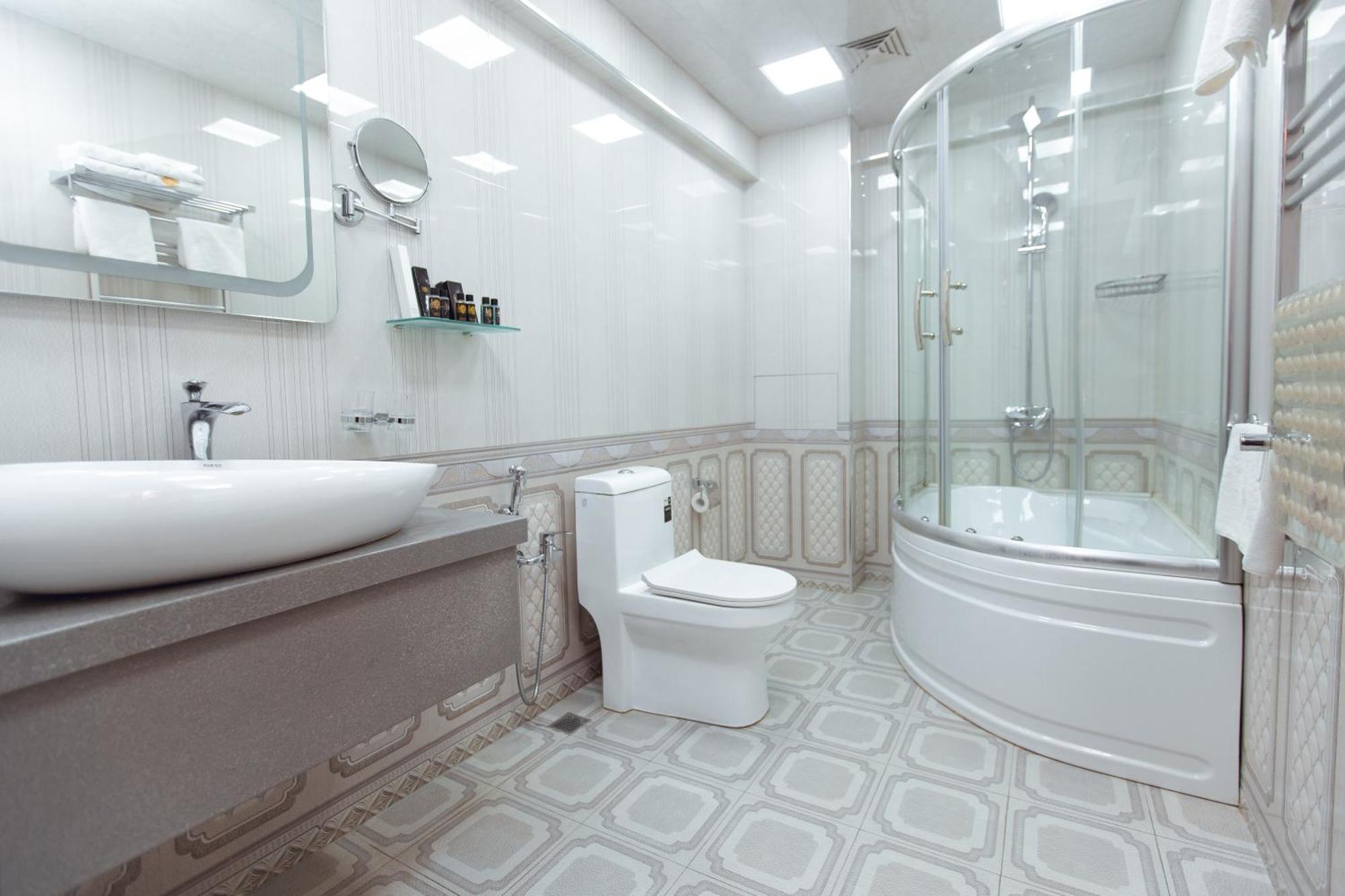 Baku Hotel Ганджа Екстериор снимка