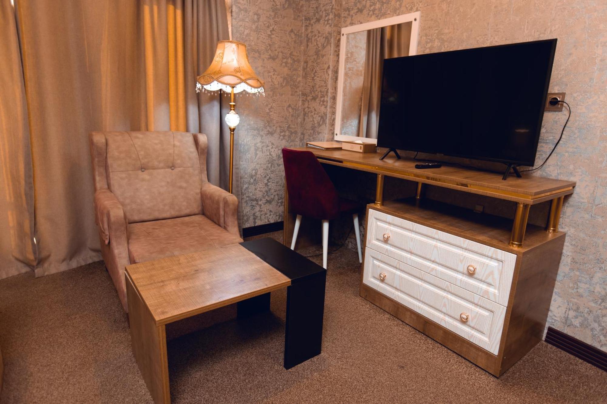 Baku Hotel Ганджа Екстериор снимка