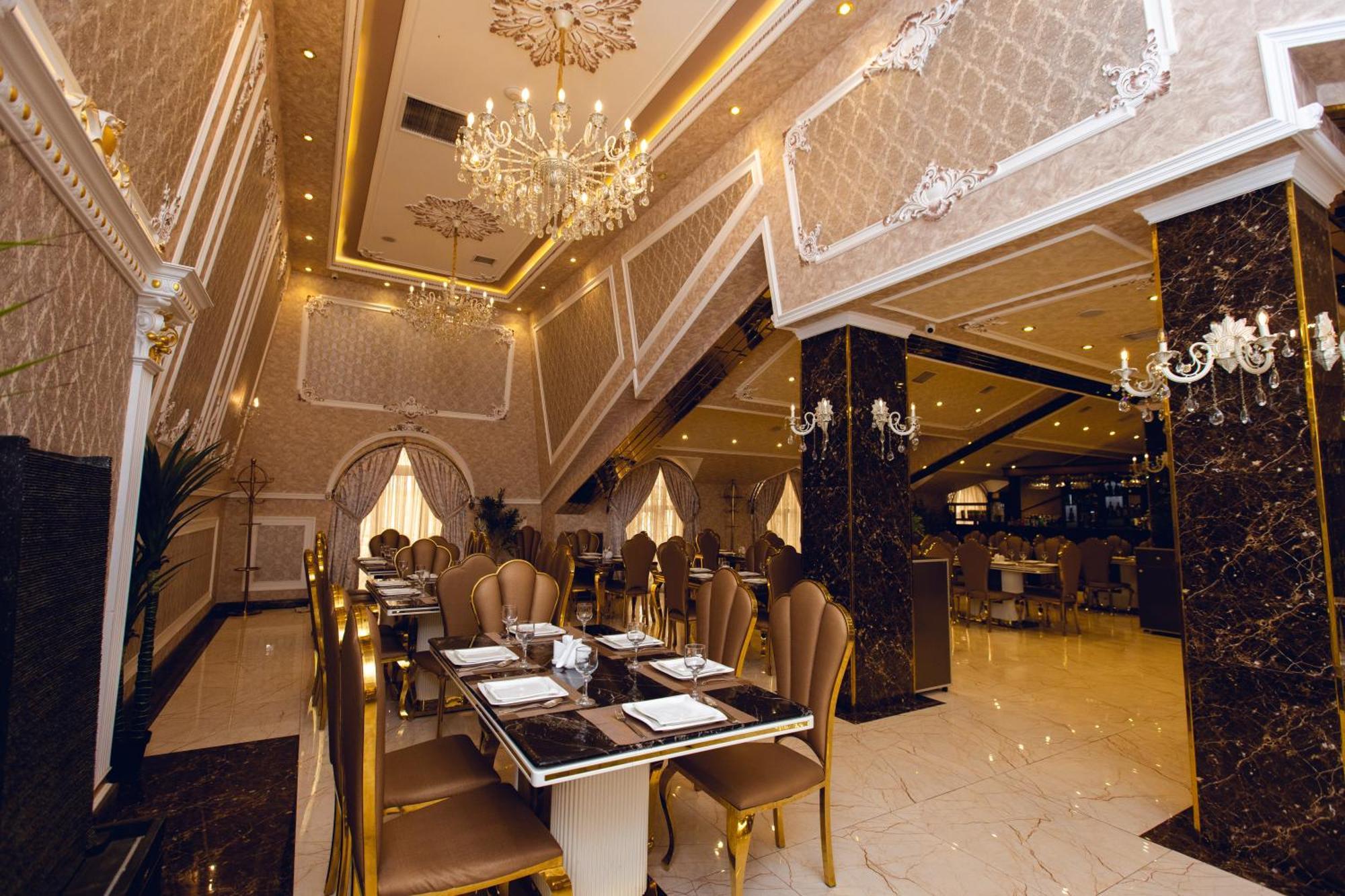 Baku Hotel Ганджа Екстериор снимка