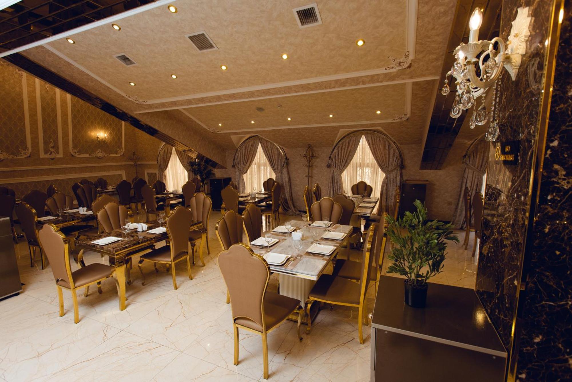 Baku Hotel Ганджа Екстериор снимка